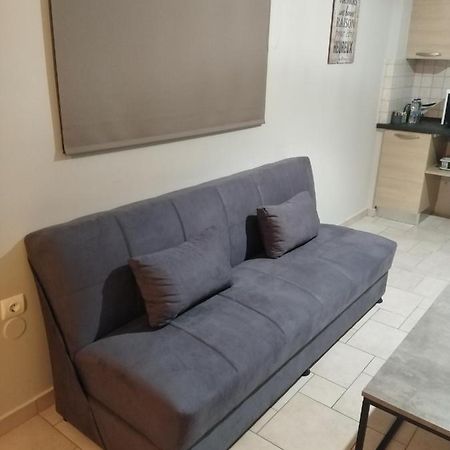 Hommie Apartment Amaliada Екстериор снимка