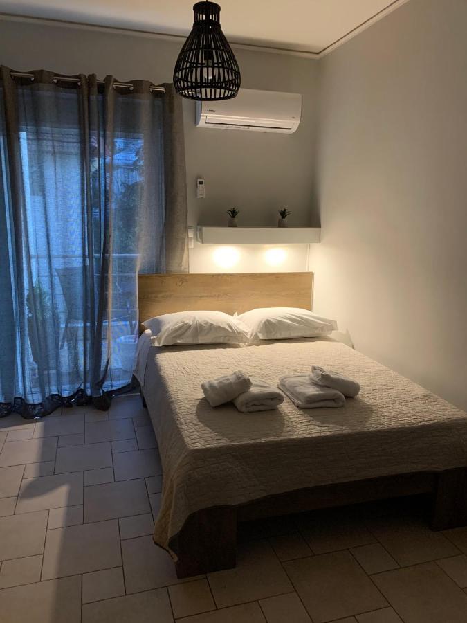 Hommie Apartment Amaliada Екстериор снимка